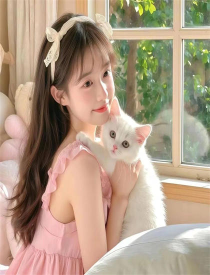 高清精品美女在線播放_美女的小頭頭被咬的視頻大全